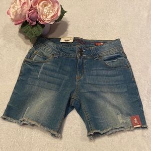 NWT Arizona Jean Co Size 16 Regular Mid Thigh Jean Shorts